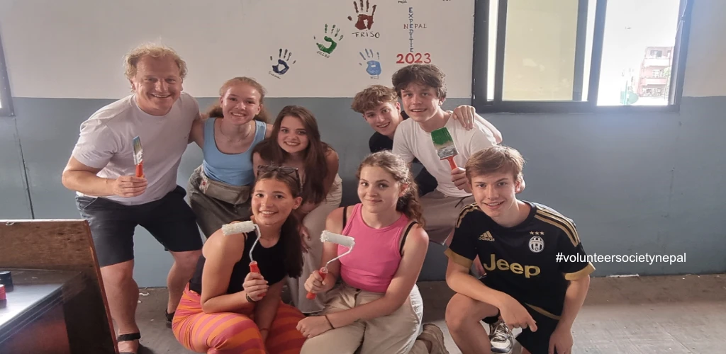 group volunteer in nepal