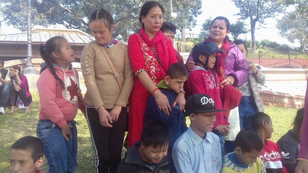 Volunteer's help at Disability Centre 6 Volunteer's help at Disability Centre