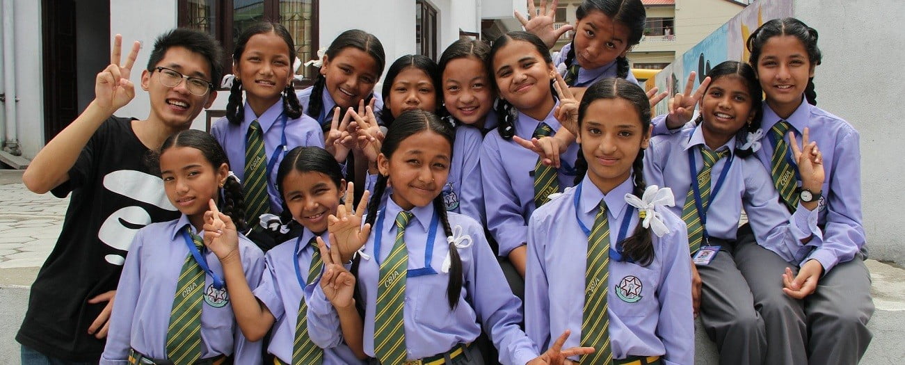 school kids volunteering in nepal