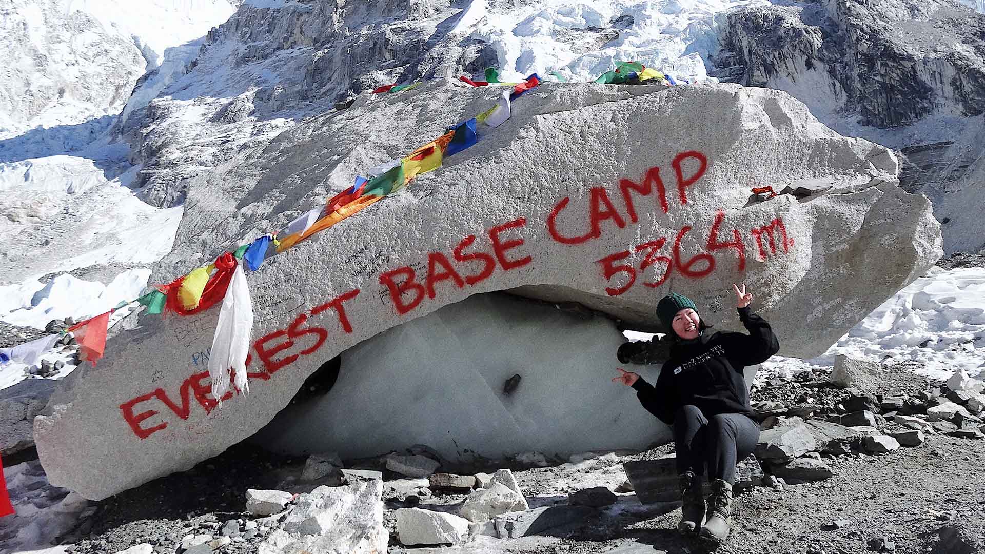 everest base camp trek and volunteering 4 weeks