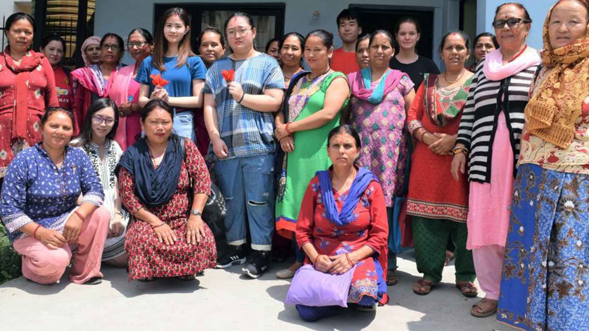 group volunteering women center