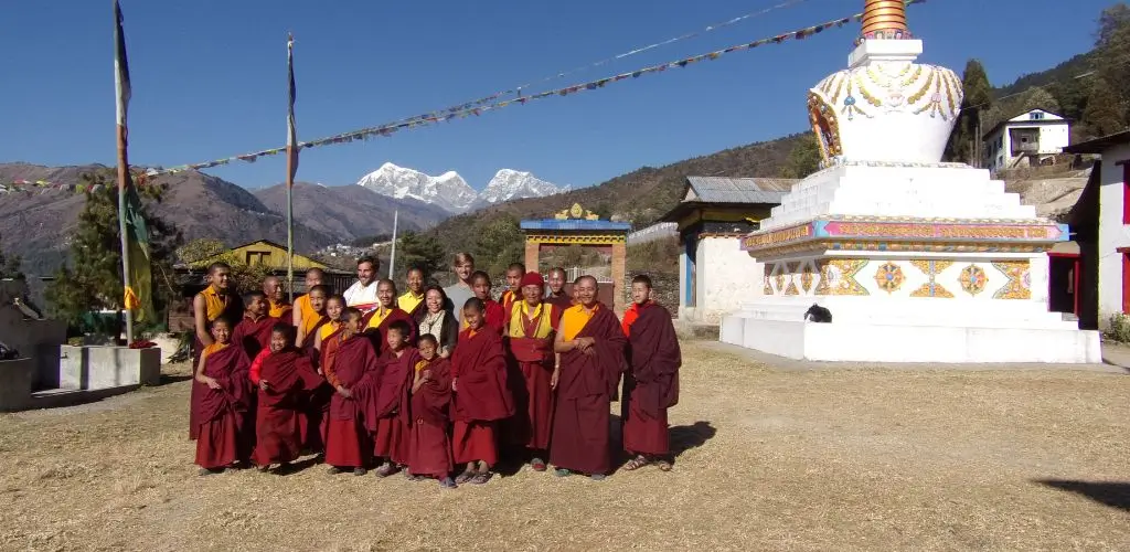 volunteer-work-in-monastery