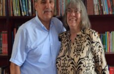 volunteer at libraby in nepal